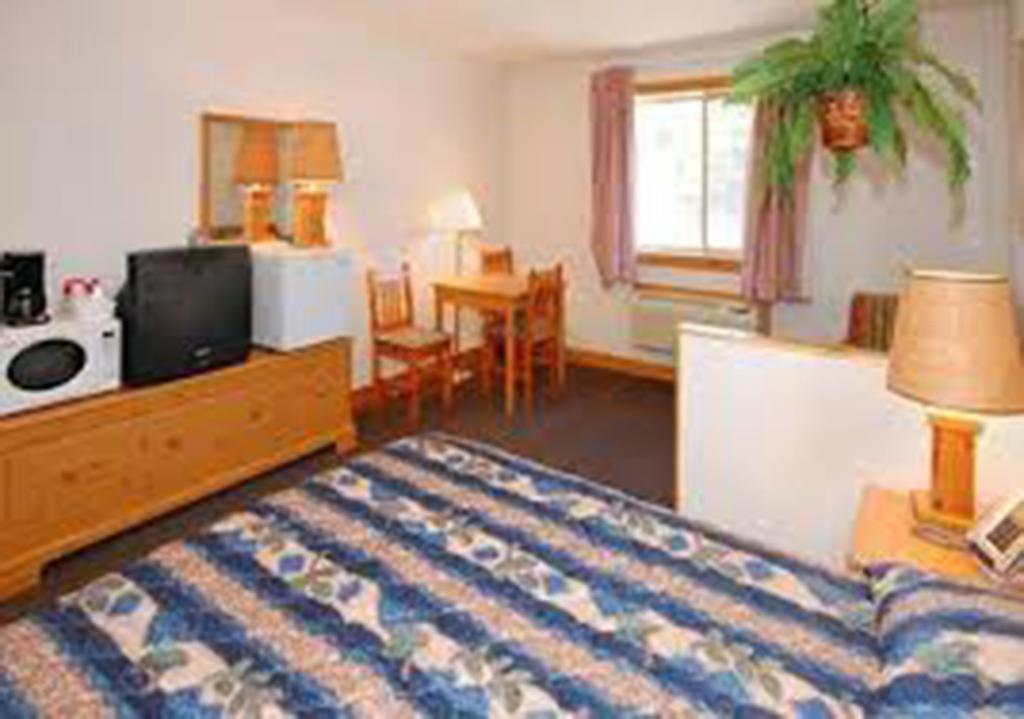The Pinewood Lodge Au Gres Exterior foto